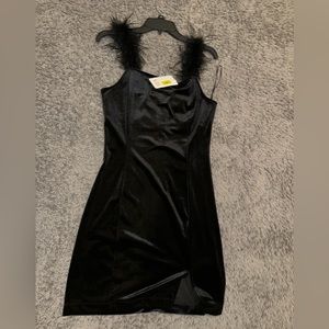 GIANNI BINNI VELVET MINI DRESS w/ FUR SHOULDER STRAPSG